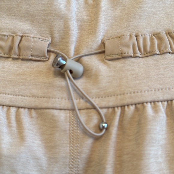 Travis Mathew Queenstown Moveknit Knit Shorts
Women’s Size XL NWOT - Picture 11 of 12